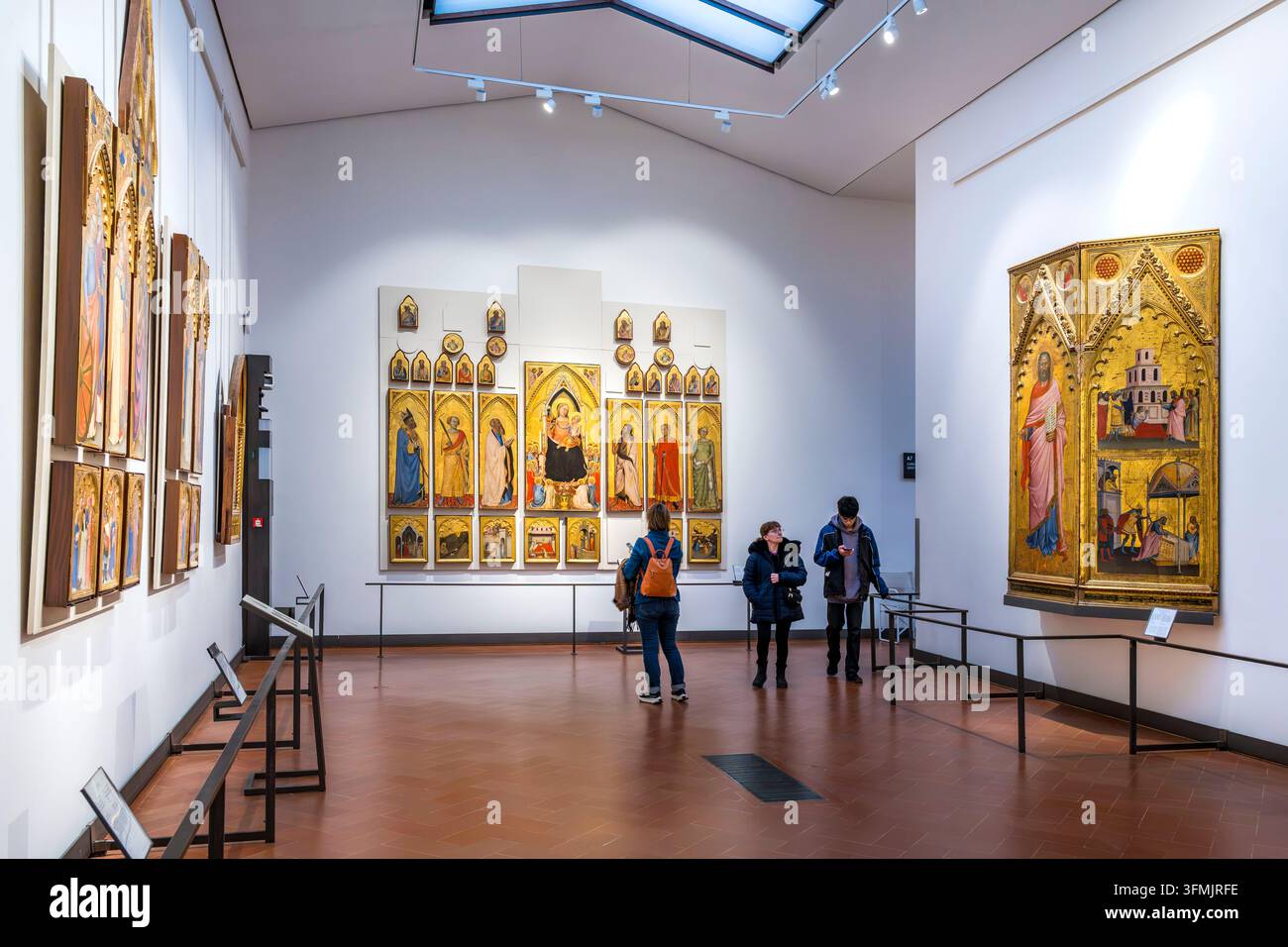 Italie, Toscane, Florence, inscrite au patrimoine mondial par l'UNESCO, musée Galleria degli Uffizi (Galerie des Offices), la salle du Trecento (XIVe siècle) Banque D'Images