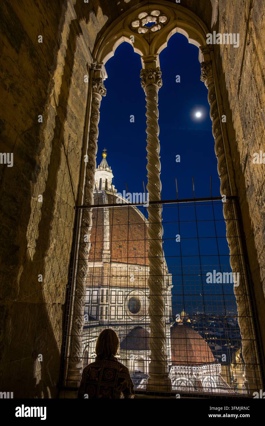 Italie, Toscane, Florence, inscrite au patrimoine mondial par l'UNESCO, le Duomo, Cattedrale Santa Maria del Fiore, vu depuis le Campanile de Giotto Banque D'Images