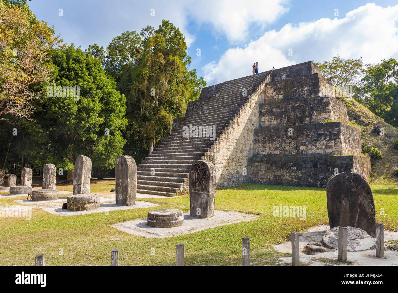 Guatemala, département du Petén, parc national de Tikal, site inscrit au patrimoine mondial par l'UNESCO, complexe Q Banque D'Images