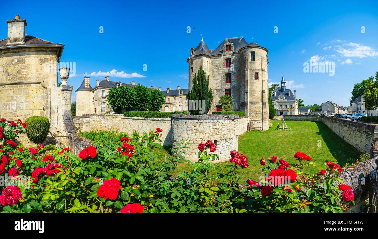 France, Aisne, Vic-sur-Aisne, domaine du château, donjon médiéval et château des XVIIe et XVIIIe siècles Banque D'Images