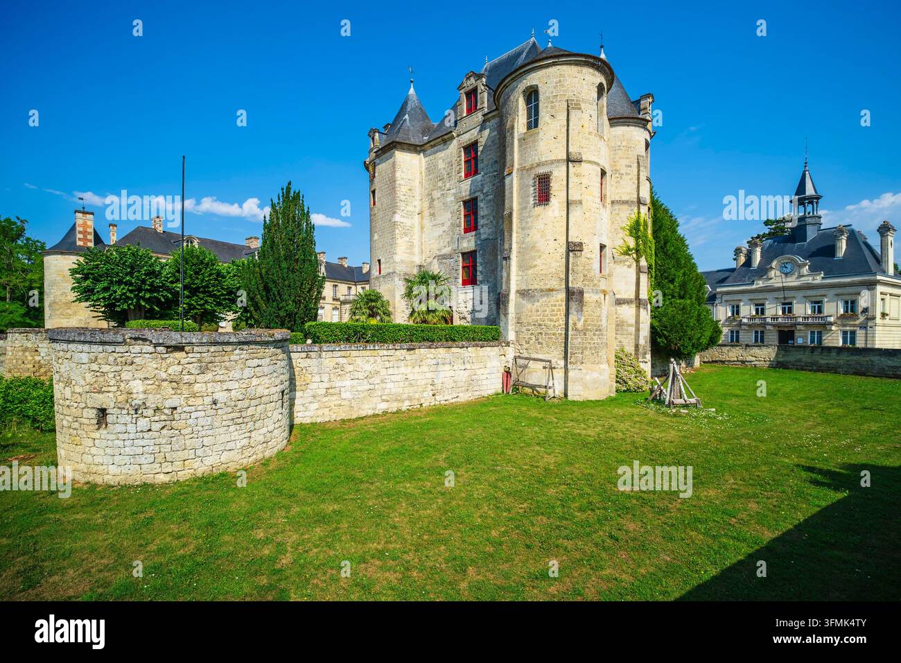 France, Aisne, Vic-sur-Aisne, domaine du château, donjon médiéval Banque D'Images