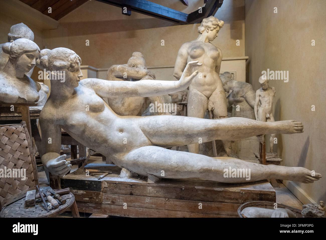 France. Paris. 7e arrondissement. Saint Germain Des Pres. Musée Maillol. L'atelier d'Aristide Maillol, sculptures en plâtre Banque D'Images