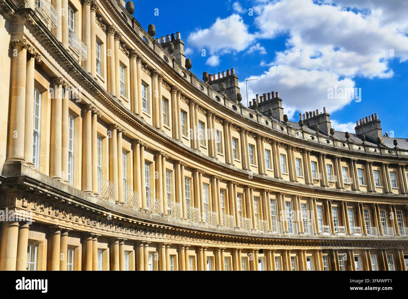 The Circus, maisons de ville géorgiennes classées Grade I mondialement célèbres dans la ville historique de Bath classée au patrimoine mondial de l'UNESCO, Somerset Angleterre UK. Architecture néoclassique Banque D'Images