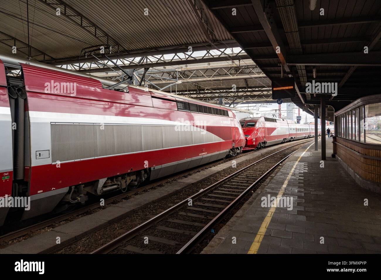 Train Eurostar à la gare de Bruxelles-Midi Banque D'Images