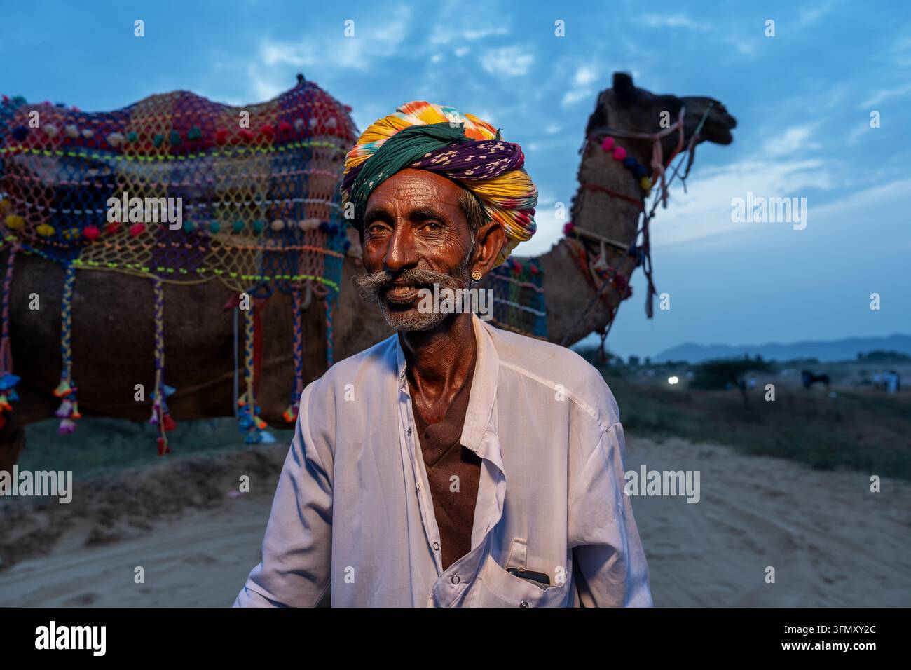 Portrait d'un éleveur de chameaux pendant le festival du Pushkar Mela Camel Fair Banque D'Images