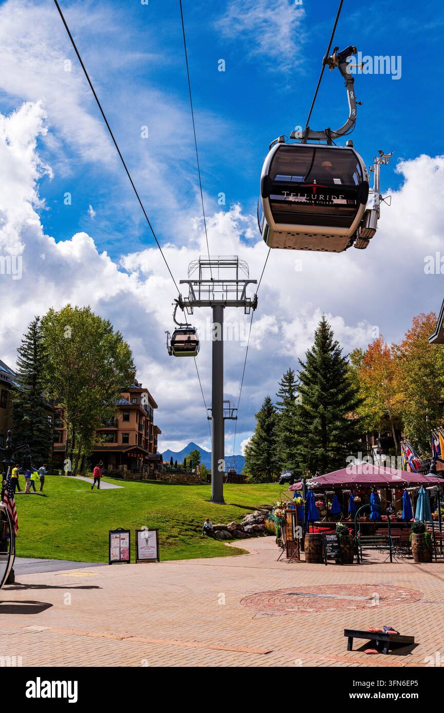 Teleféérique gratuit ; Heritage Plaza ; Mountain Village ; Telluride ; Colorado ; États-Unis Banque D'Images