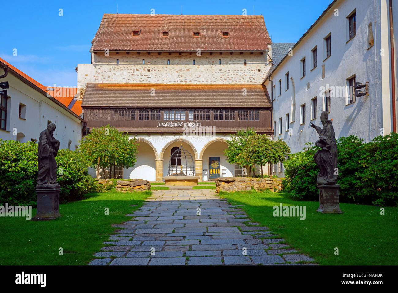 Le musée régional de Prácheň est situé dans un ancien château royal du XIIIe siècle à Písek, en Bohême, dans la République tchèque. Banque D'Images