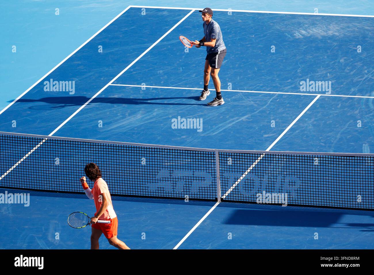 Tokyo, Japon. 3 oct., 2026. (De bas en haut) Carlos Alcaraz (Espagne) réagit contre Matteo Arnaldi (Italie) lors de leur match du tour des 16 aux Kinoshita Group Japan Open Tennis Championships à l'Ariake Colosseum à Tokyo. Le tournoi se déroule du 29 septembre au 6 octobre. Alcaraz a gagné 7-6(6), 6-1. (Crédit image : © Rodrigo Reyes Marin/ZUMA Press Wire) UTILISATION ÉDITORIALE UNIQUEMENT ! Pas pour une UTILISATION COMMERCIALE ! Banque D'Images