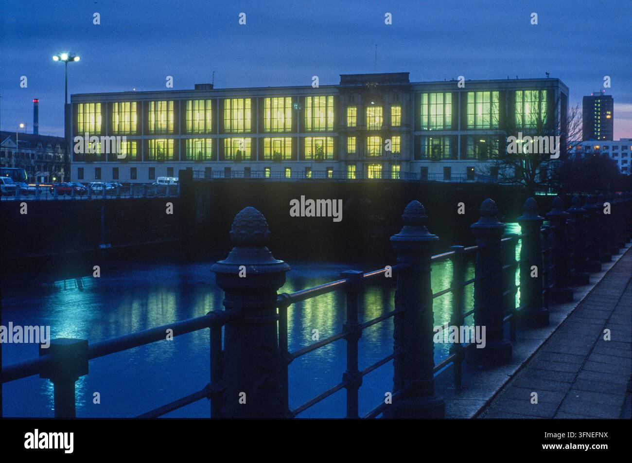 Bâtiment du Conseil d'État Allemagne, Berlin, 03.08.1994, anciennement Bâtiment du Conseil d'État de la RDA, situé sur la place Marx-Engels aujourd'hui place du Château, sur le canal de la Spree / Kupfergraben, Â Banque D'Images