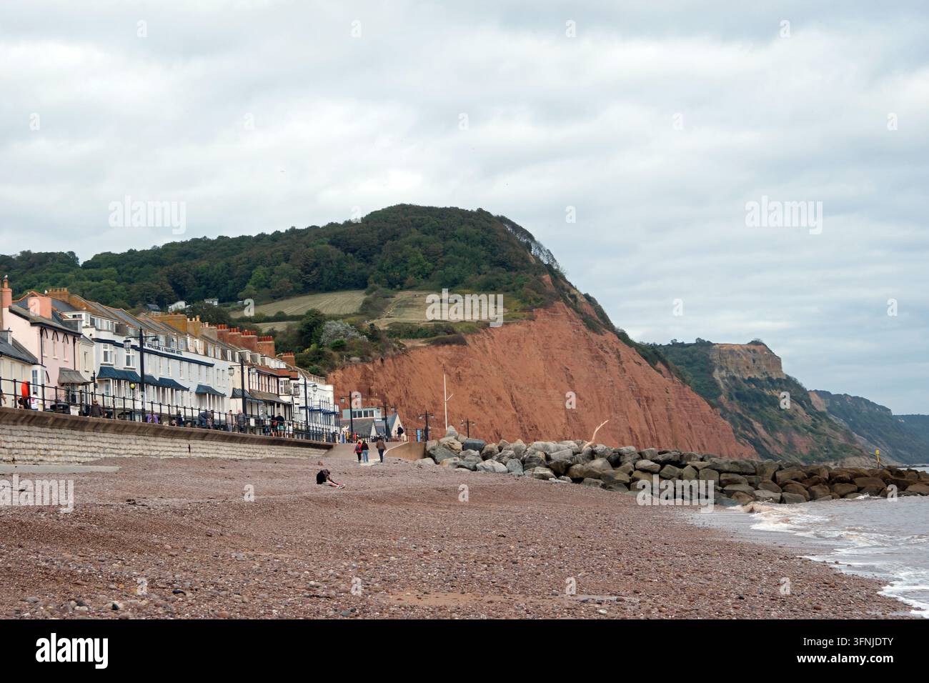 Les falaises rouges près de la ville côtière de Sidmouth dans le Devon, la porte d'entrée de la côte jurassique, site du patrimoine mondial de l'UNESCO, Angleterre, Royaume-Uni Banque D'Images