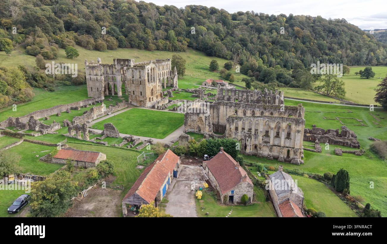 Abbaye de Rievaulx abbaye cistercienne de Rievaulx, située près de Helmsley dans le parc national de North York Moors, dans le Yorkshire du Nord, en Angleterre Banque D'Images