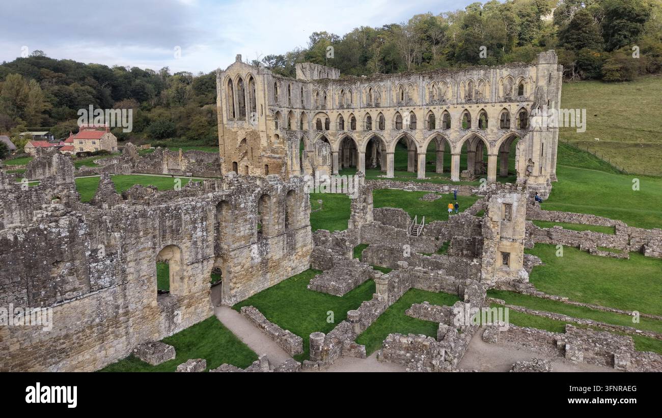 Abbaye de Rievaulx abbaye cistercienne de Rievaulx, située près de Helmsley dans le parc national de North York Moors, dans le Yorkshire du Nord, en Angleterre Banque D'Images