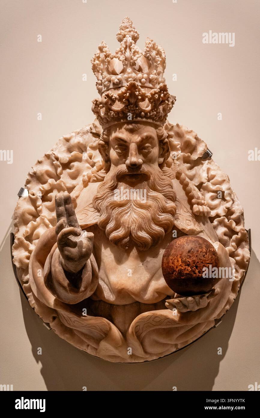 Le Sauveur (Dieu le Père), sculpture gothique en albâtre de Pere Joan (1434-1445), provenant du retable principal de la cathédrale du Sauveur (La Seo) Zaragoza, (MNAC), Barcelone, Espagne (MNAC), Barcelone, Espagne. Banque D'Images