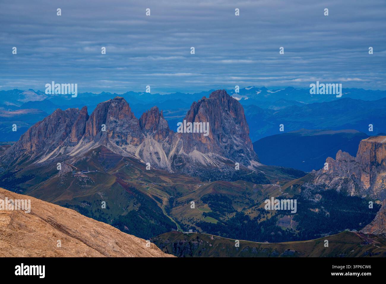 Vue panoramique du glacier de la Marmolada aux Dolomites du Sud-Tyrol, en Italie Banque D'Images