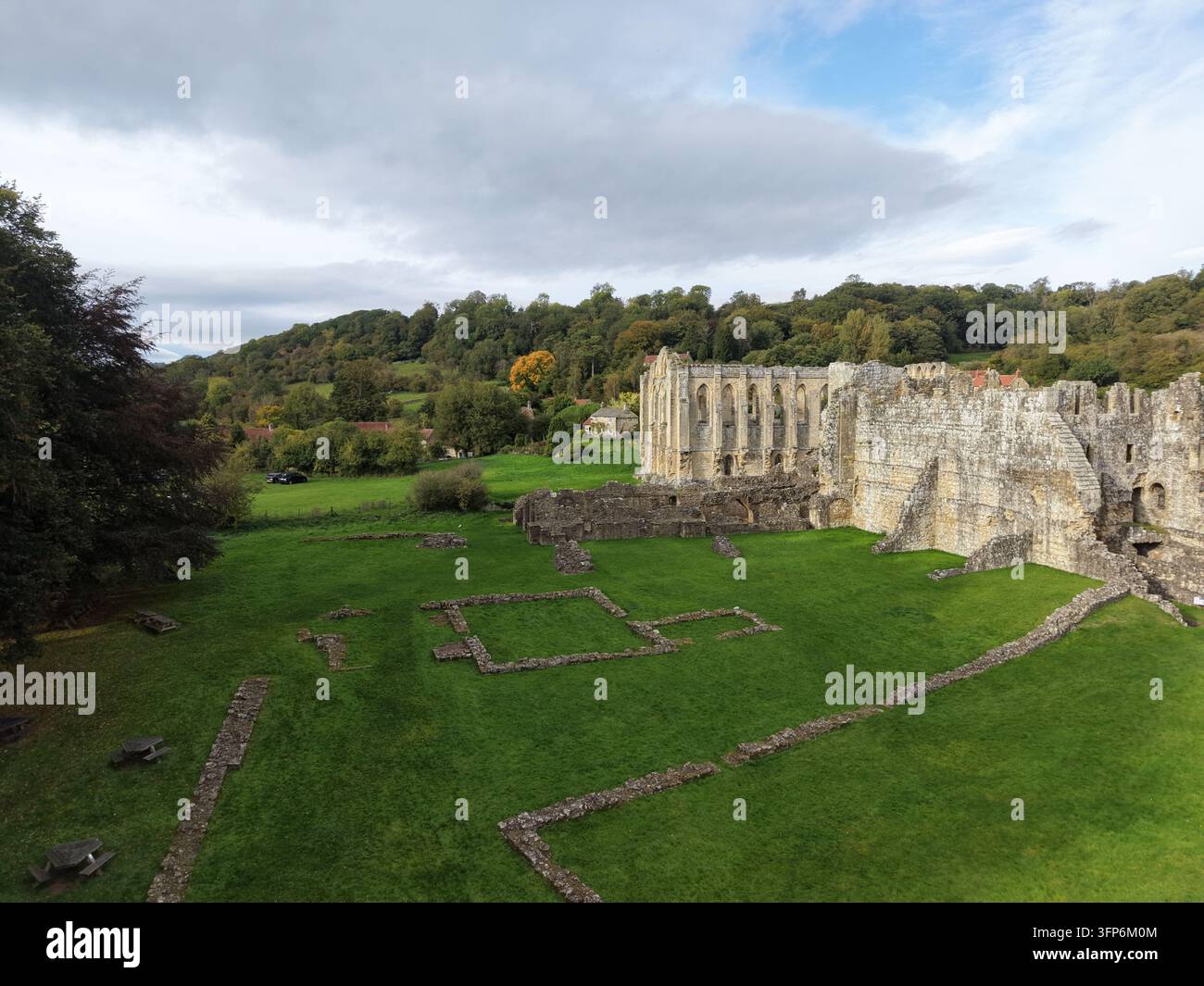 Abbaye de Rievaulx abbaye cistercienne de Rievaulx, située près de Helmsley dans le parc national de North York Moors, dans le Yorkshire du Nord, en Angleterre Banque D'Images