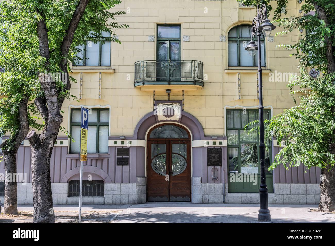 La façade du Musée Municipal, mettant en valeur son design architectural historique. Subotica, Serbie Banque D'Images