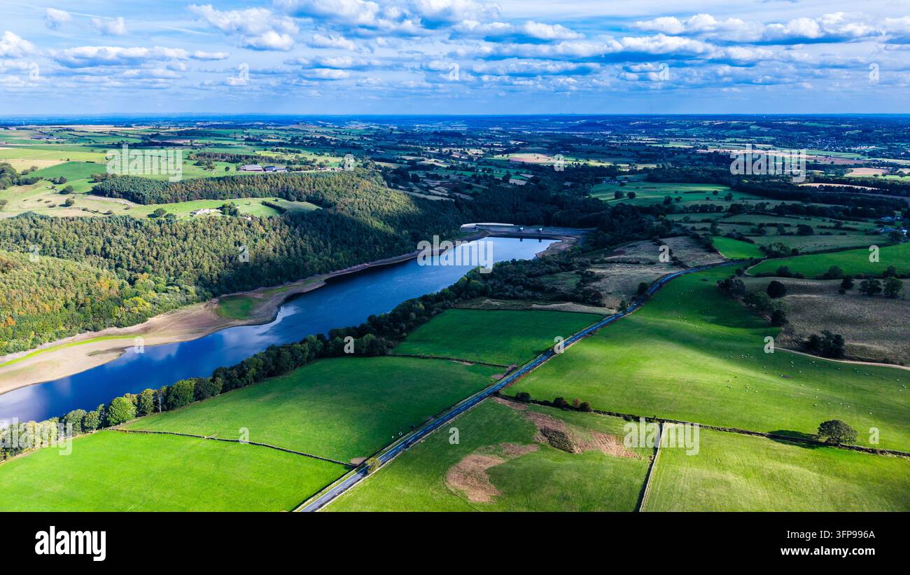 Réservoir de Lindley Wood lors d'un niveau d'eau bas Banque D'Images