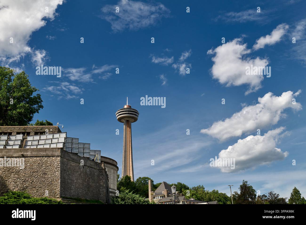 La tour Skylon, Niagara Falls, Ontario, Canada Banque D'Images