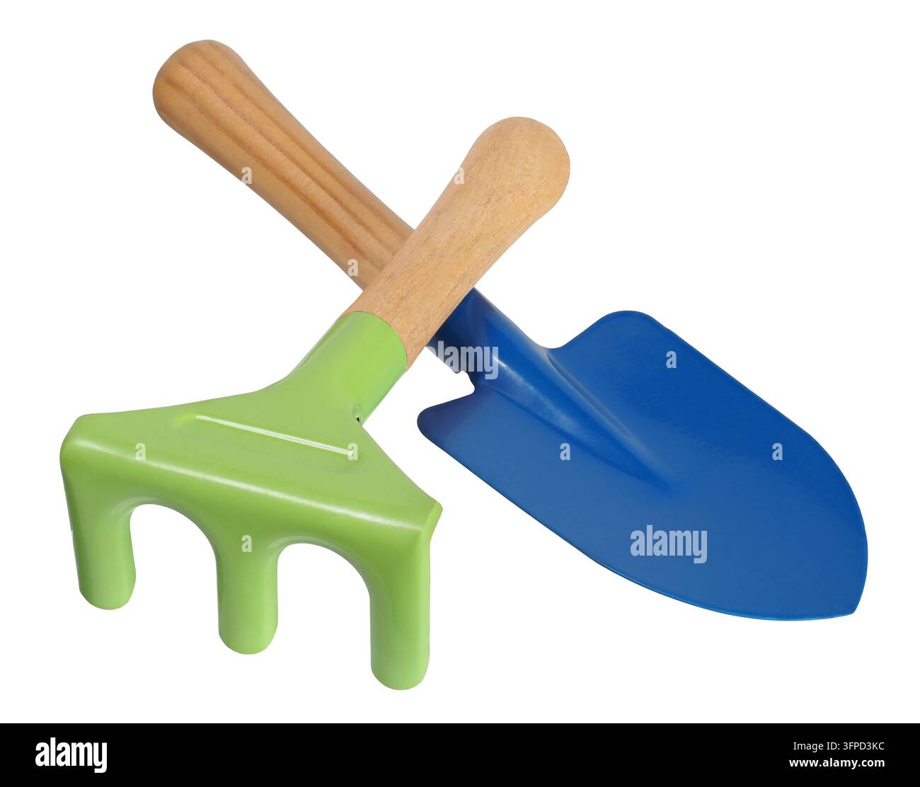 Pelle de jardin bleue et râteau vert isolés sur fond blanc Banque D'Images
