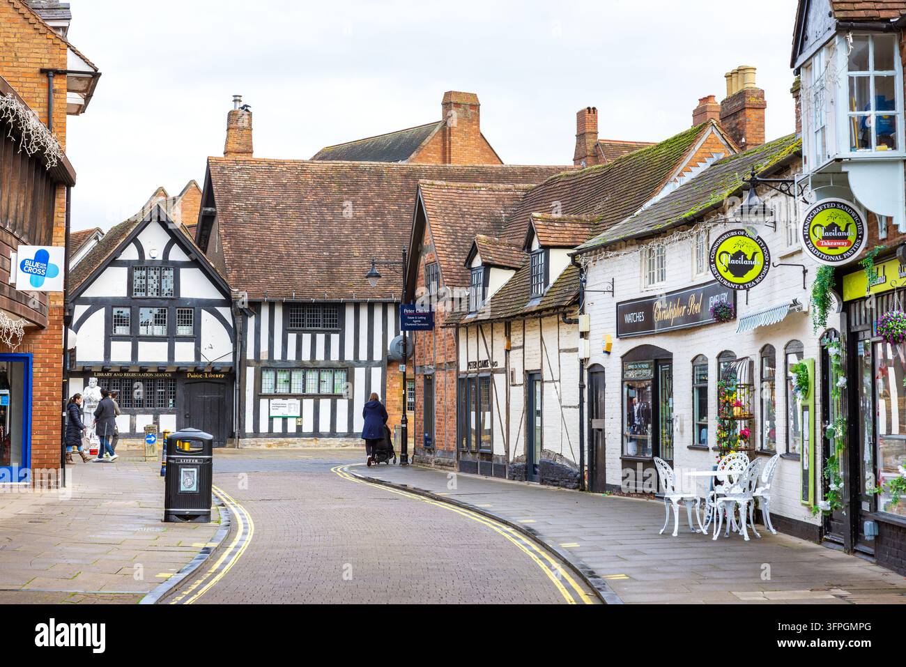 Rues pittoresques de la vieille ville médiévale de Stratford-upon-Avon. Angleterre Banque D'Images