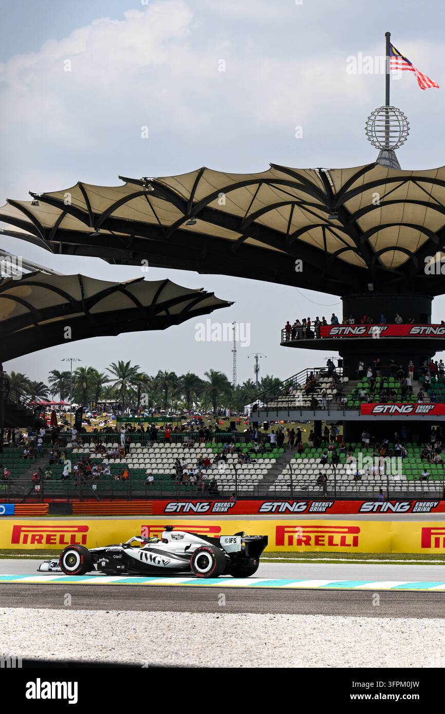 Malaisie, Sepang, 4 octobre 2026, Sergio Perez, Cadillac, lors de la journée de course du Grand Prix de Formule 1 de Bahreïn au Sepang International Circuit, Copyr Banque D'Images