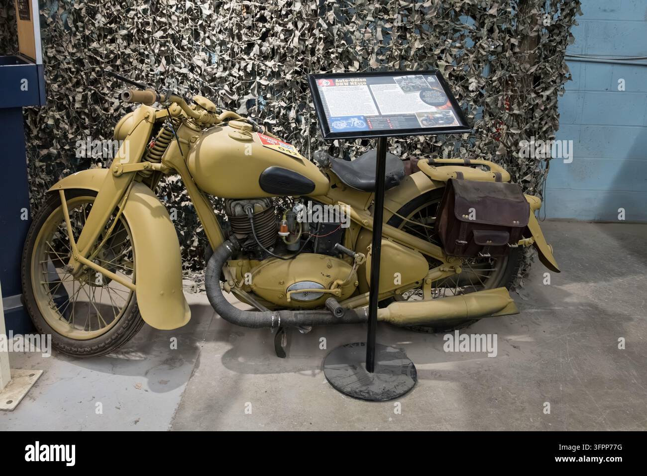 Moto vintage Auto-Union DKW NZ350 au musée canadien des chars de combat Banque D'Images