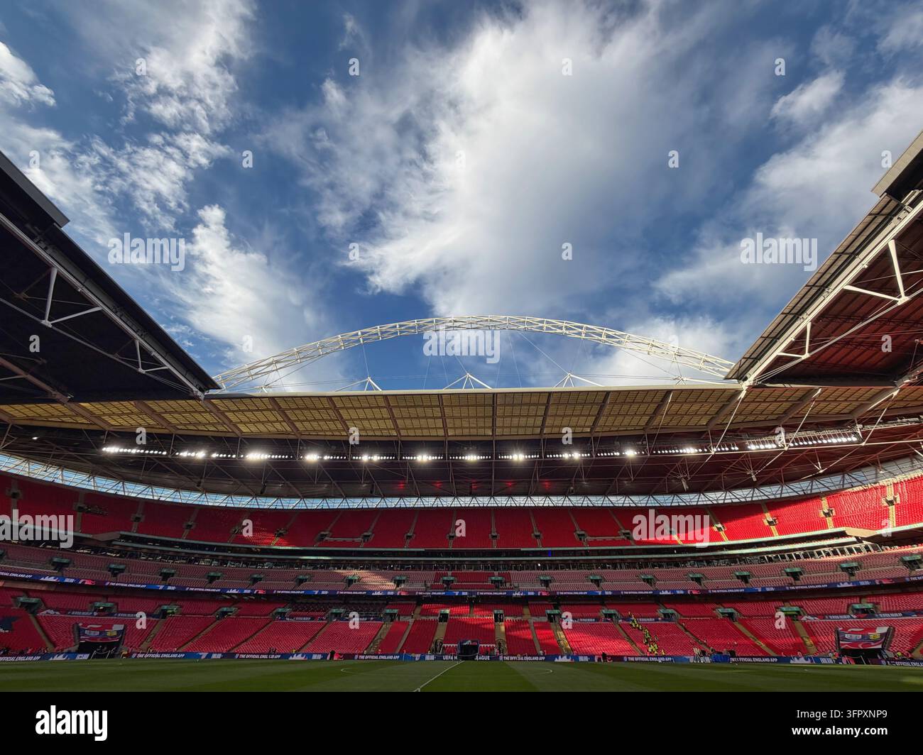 Vues générales du Wembley Stadium. Le Wembley Stadium est le plus grand stade sportif du Royaume-Uni et le lieu de résidence de l'équipe nationale de football d'Angleterre. Banque D'Images