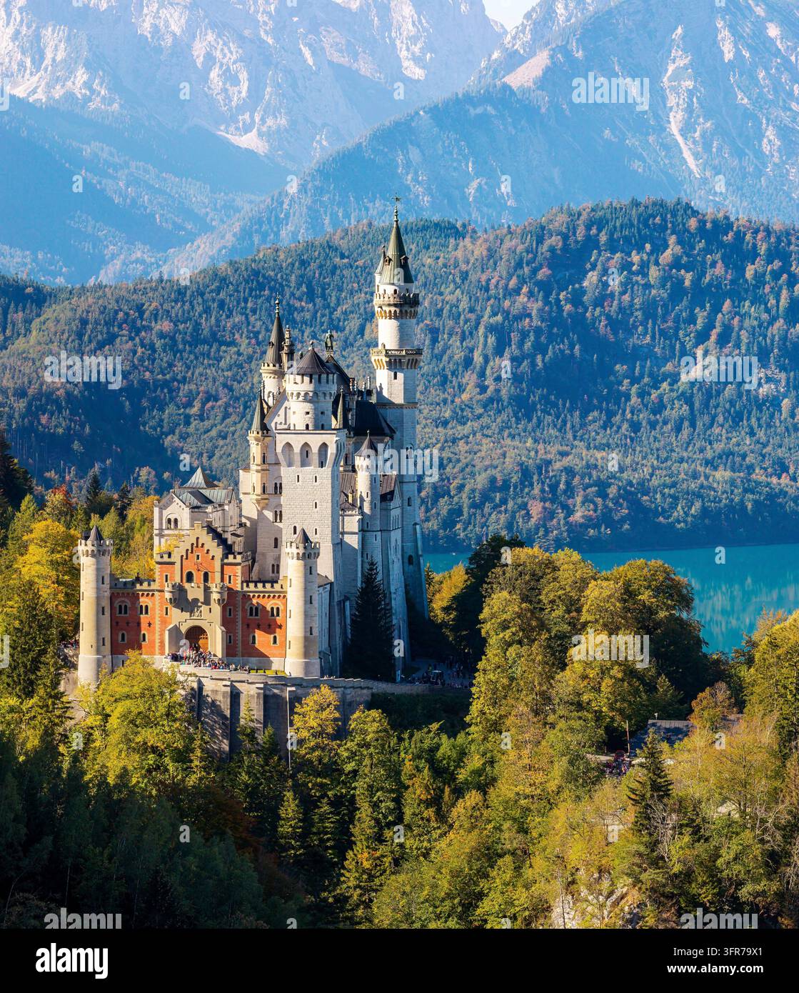 Château de Neuschwanstein. Le château de conte du roi Louis II de Bavière est l'une des attractions les plus célèbres et les plus visitées d'Allemagne. Le château a été Banque D'Images