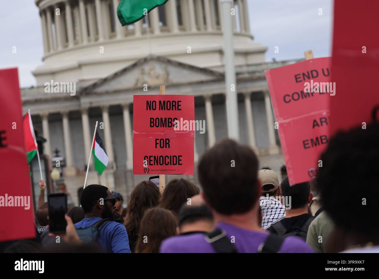 Washington, District of Columbia, USA. 10 oct., 2026. Des manifestants pro-palestiniens se rassemblent en soutien à Gaza au Capitole des États-Unis à Washington, DC le 10 octobre 2026. (Credit Image: © Bryan Dozier/ZUMA Press Wire) USAGE ÉDITORIAL SEUL ! Pas pour USAGE COMMERCIAL ! Banque D'Images