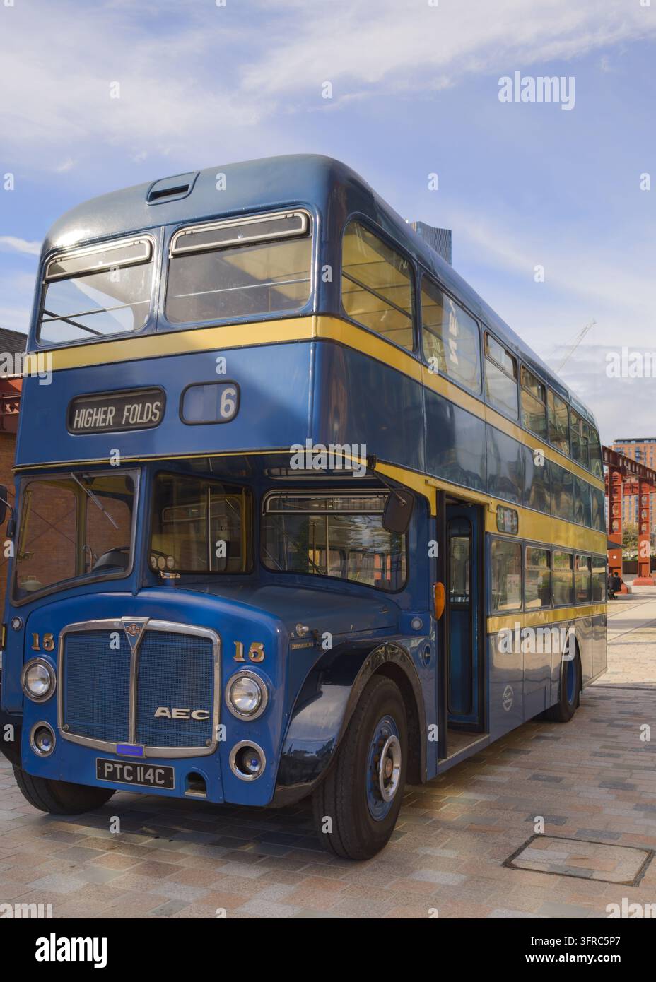 Bus double-decker vintage. Leigh Corporation Motors. Destination Higher Folds. Numéro 6. Manchester UK Banque D'Images