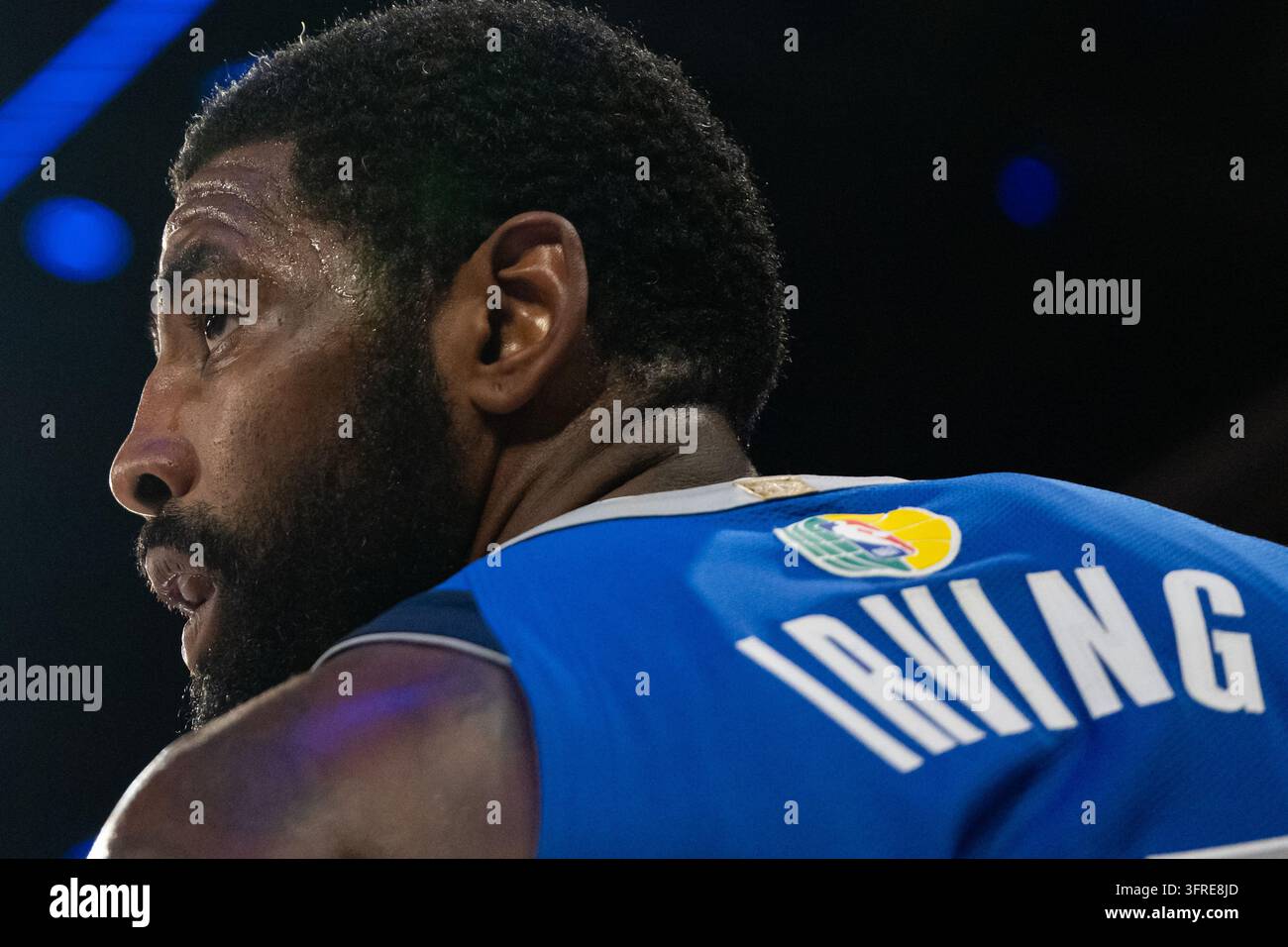 (261011) -- MACAO, 11 oct. 2026 (Xinhua) -- Kyrie Irving des Dallas Mavericks réagit lors du match de pré-saison NBA 2026-2027 entre les Dallas Mavericks et les Houston Rockets à Macao, en Chine du Sud, le 11 octobre 2026. (Xinhua/Cheong Kam Ka) Banque D'Images