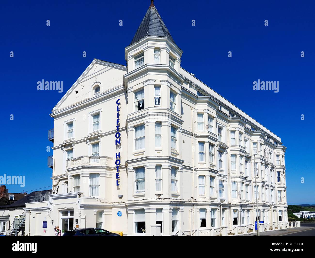 Hôtel Clifton depuis Queens Parade North Bay Scarborough North Yorkshire Angleterre Banque D'Images
