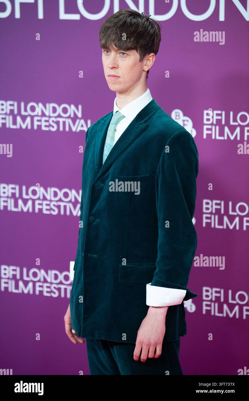 Londres, Royaume-Uni. 11 oct., 2026. Sur la photo : Angus Imrie assiste à la Gala du Festival "Artificial" lors du 70e Festival du Film de Londres du BFI à la Royal Festival Hall, So Banque D'Images
