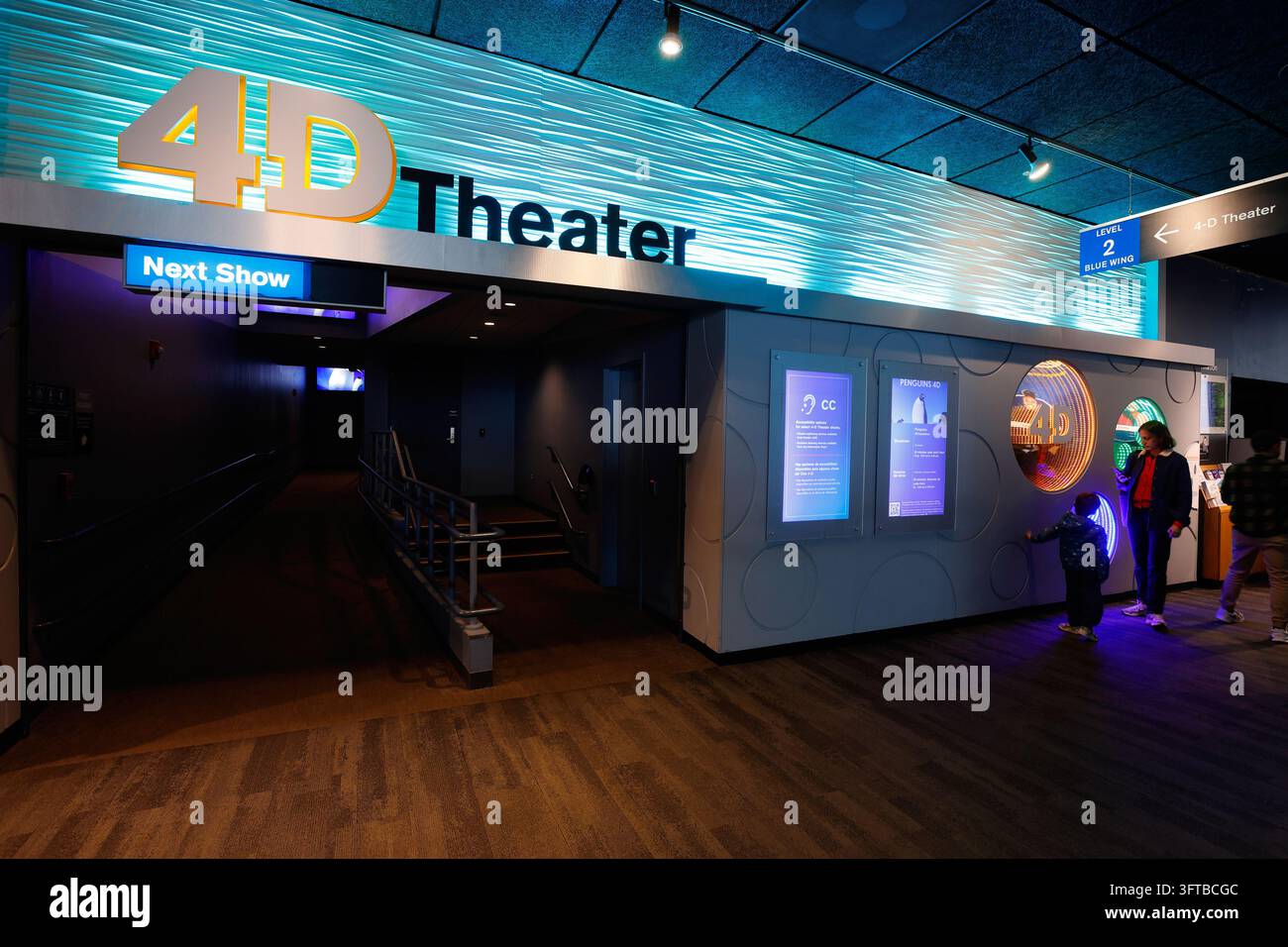 Théâtre 4-D au Museum of Science de Boston, Massachusetts. Des effets spéciaux, notamment des odeurs, des vibrations, du vent et de l'eau, sont ajoutés pour simuler la 4e dimension Banque D'Images