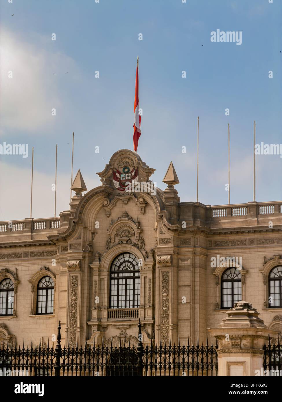 Palais du gouvernement sur la place principale de Lima - Pérou - Image de stock capturée avec un smartphone