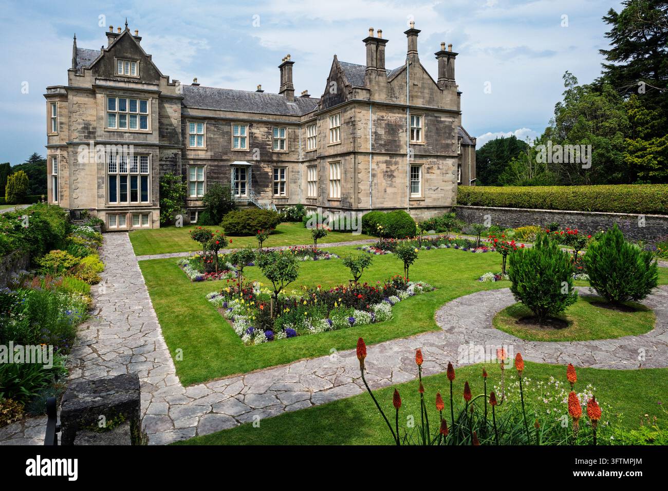 Le jardin immergé de Muckross House, Killarney, comté de Kerry, Irlande Banque D'Images