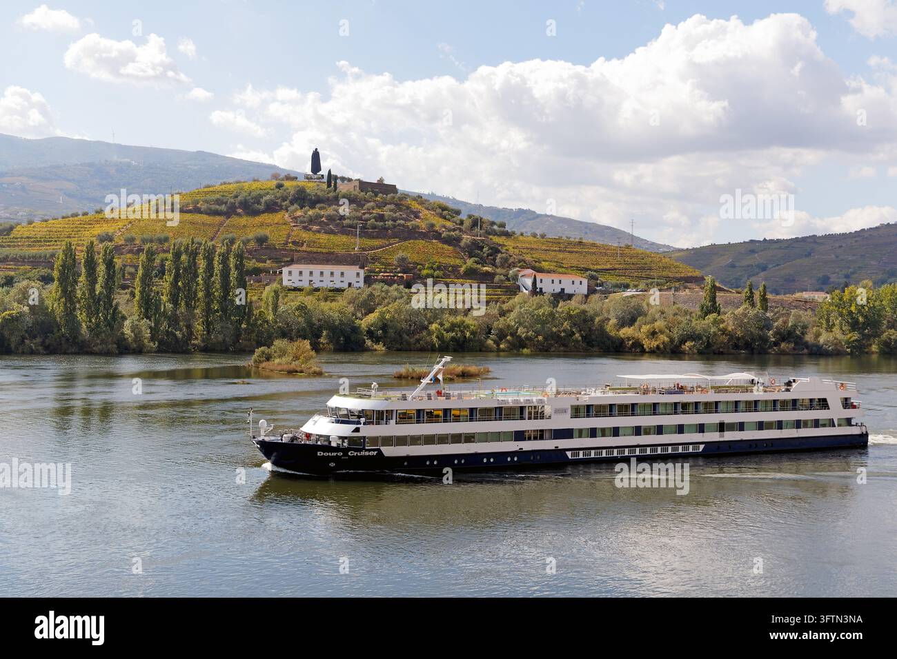 Bateau de croisière, Peso da Regua, Vallée du Douro, Portugal Banque D'Images