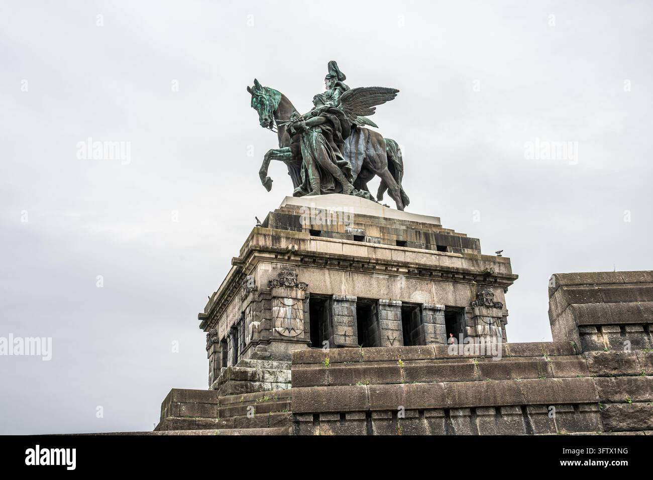 Monument du Kaiser Wilhelm à Deutsches Eck à Coblence, Allemagne, espace copie Banque D'Images