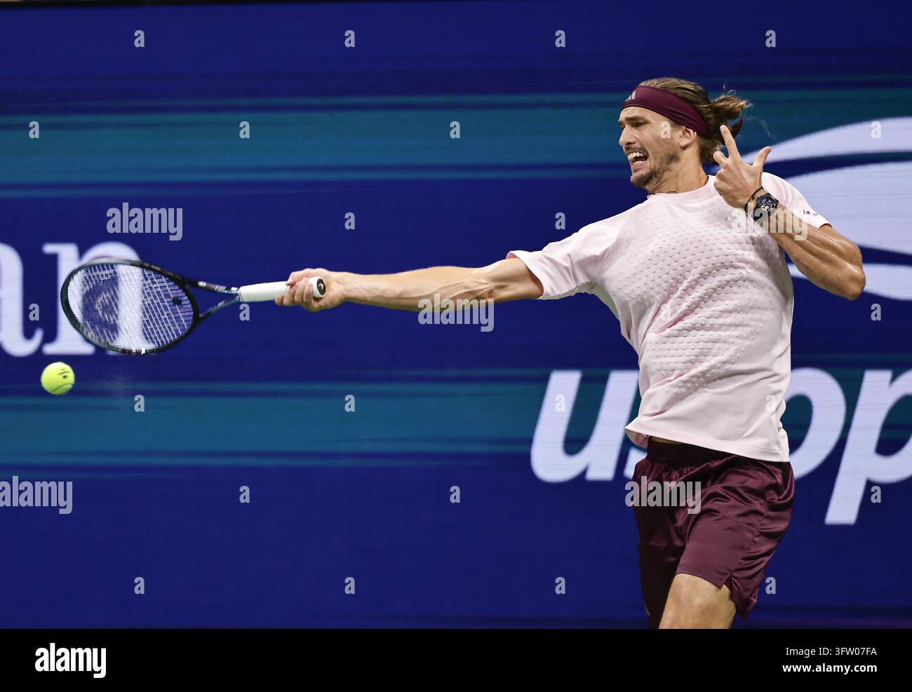 Joueur de tennis allemand Alexander Zverev en action aux Championnats des US Open 2026, USTA Billie Jean King National Tennis Center, Flushing Meadows, Ne Banque D'Images