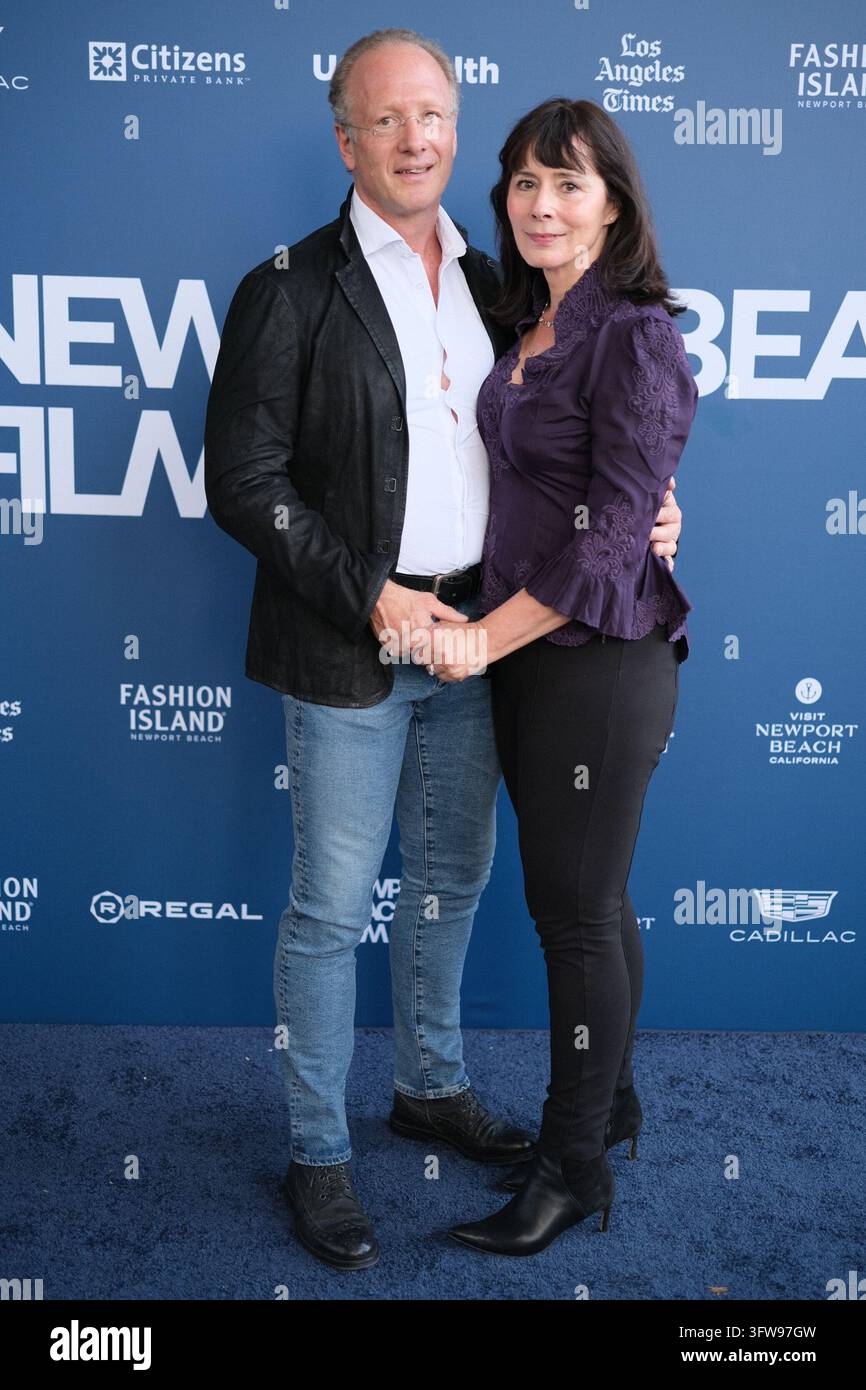 17 octobre 2026, Sabin Howard et Traci Slatton au Newport Beach Film Festival pour leur projection de « HEROIC » Banque D'Images
