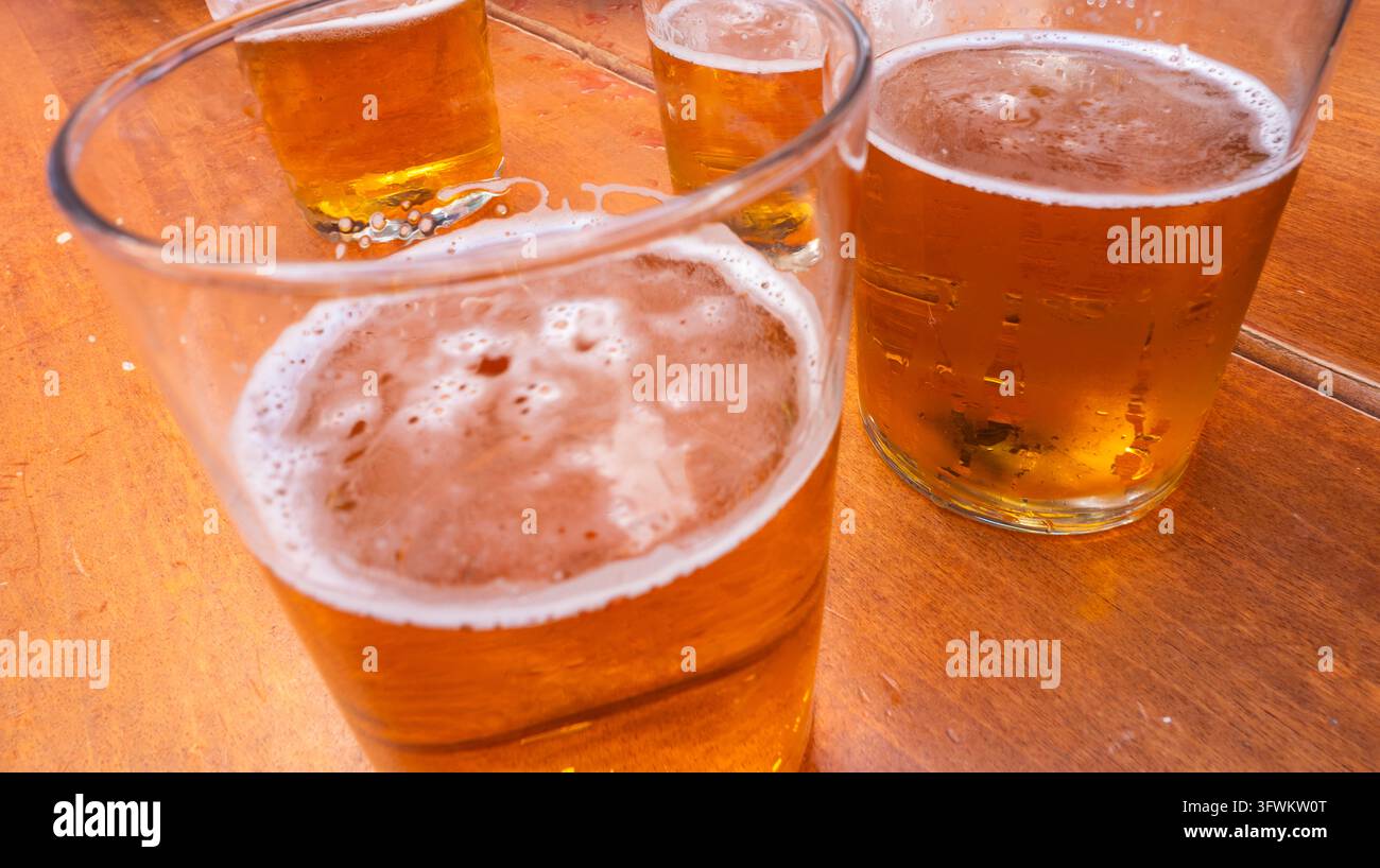 Verre à bière au public Bar, Espagne, Europe Banque D'Images