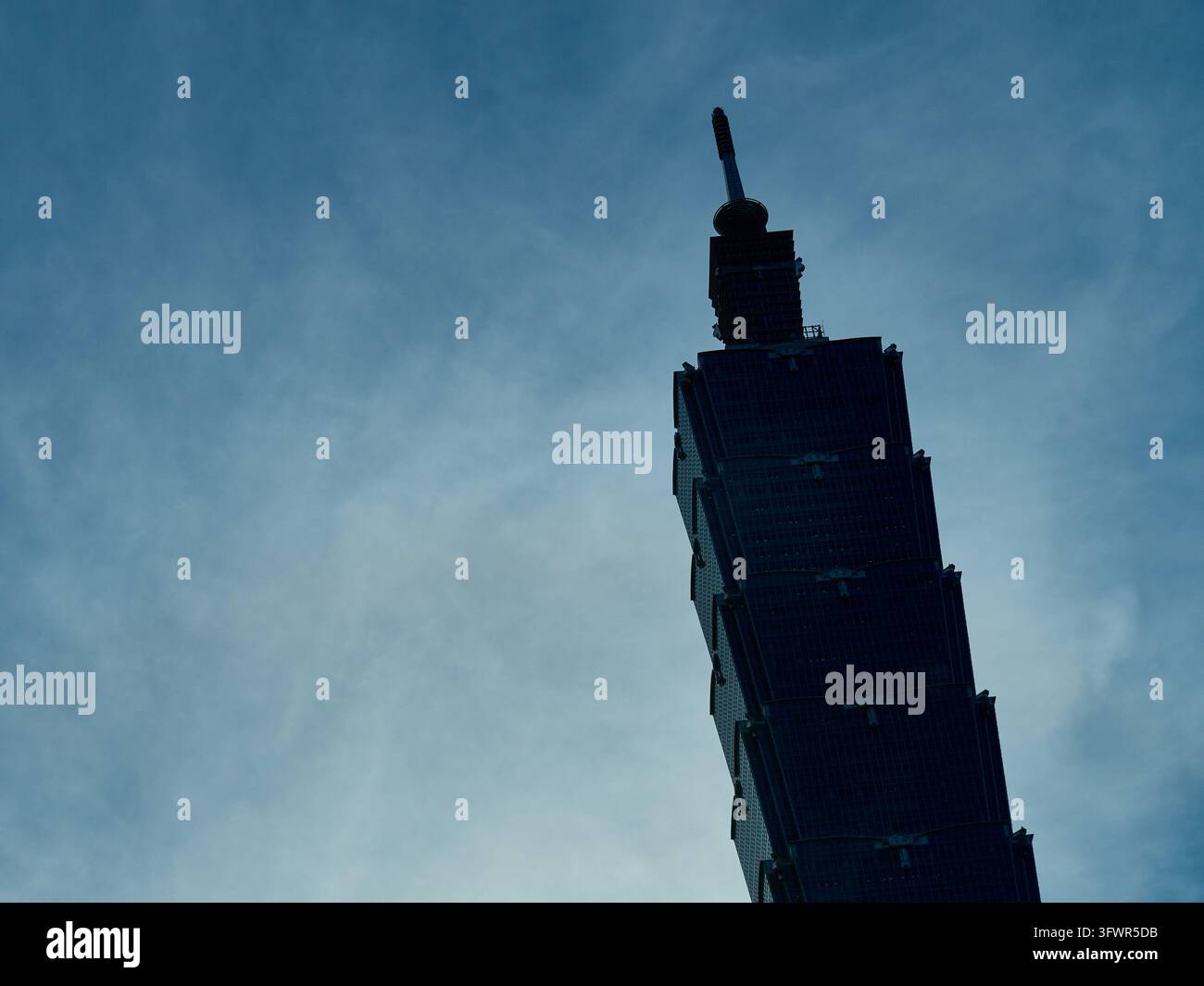 Silhouette de Taipei 101 Banque D'Images