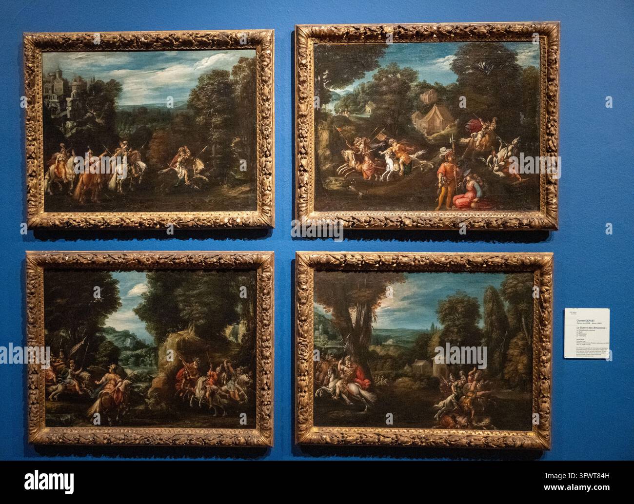 Strasbourg, France - 24 janv. 26 : Quatre peintures de la série des guerrières amazoniennes de Claude Deruet, montrant des combats équestres et des paysages boisés, au Palais Roh Banque D'Images