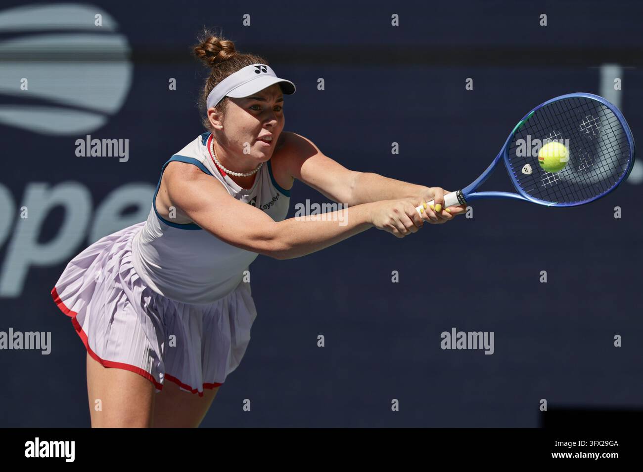 Joueuse de tennis tchèque Linda Noskova (CZE) en action aux US Open Championships 2026, USTA Billie Jean King National Tennis Center, Flushing Meadows, N Banque D'Images