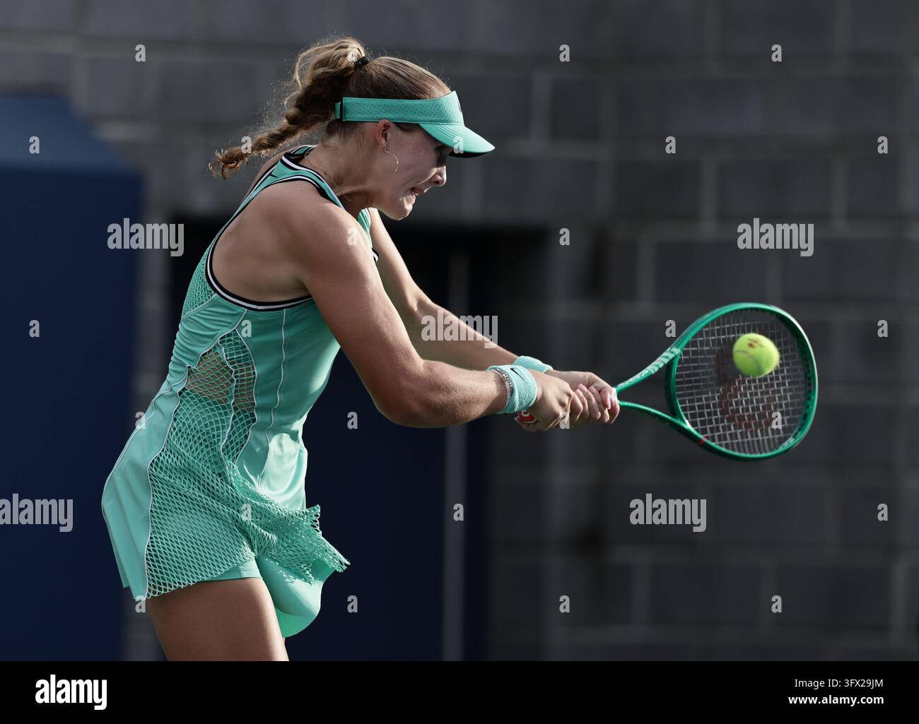 Joueuse de tennis russe Mirra Andreeva en action lors des US Open Championships 2026, USTA Billie Jean King National Tennis Center, Flushing Meadows, New Banque D'Images
