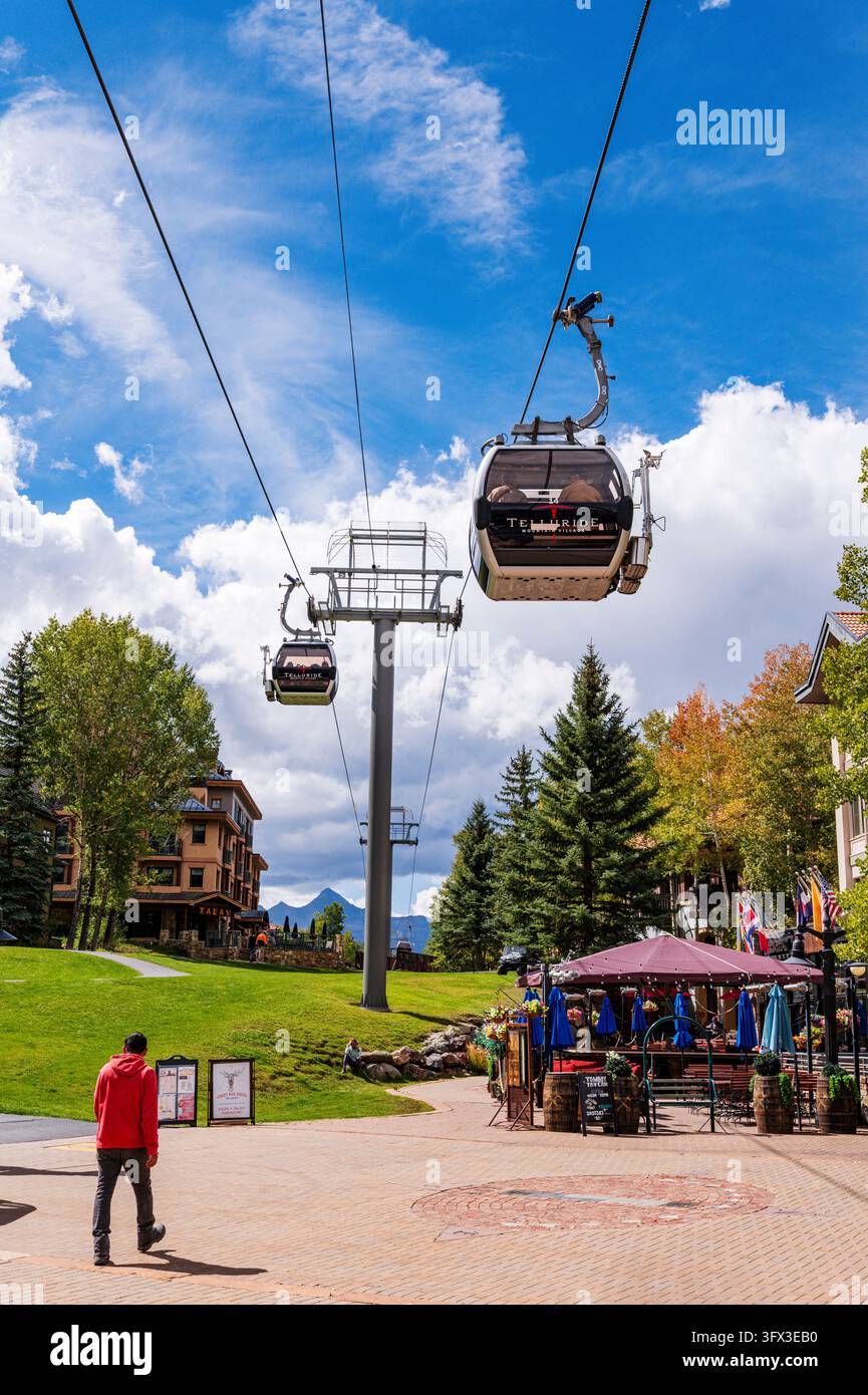 Teleféérique gratuit ; Heritage Plaza ; Mountain Village ; Telluride ; Colorado ; États-Unis Banque D'Images