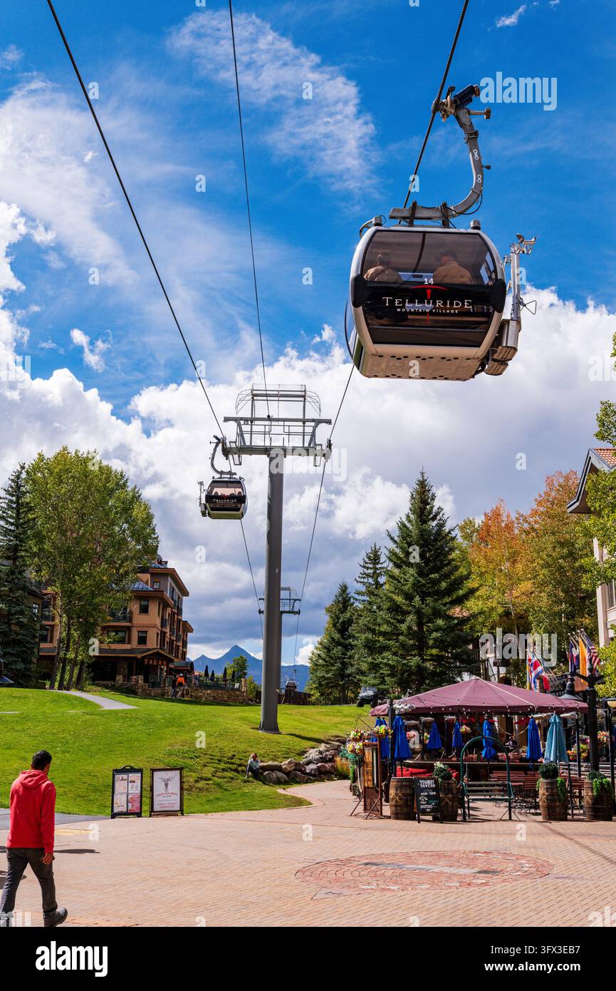 Teleféérique gratuit ; Heritage Plaza ; Mountain Village ; Telluride ; Colorado ; États-Unis Banque D'Images