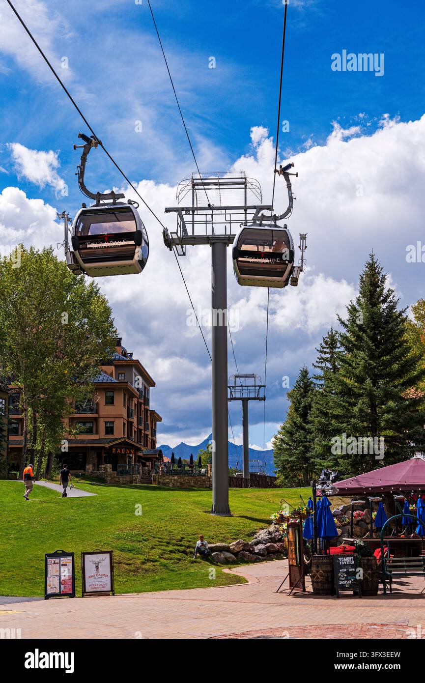 Teleféérique gratuit ; Heritage Plaza ; Mountain Village ; Telluride ; Colorado ; États-Unis Banque D'Images