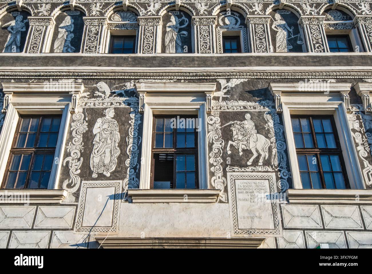 Décoration en sgraffito au Černý dům, Maison Noire, XVIe siècle, style Renaissance, au Karlovo namesti, n° 7 à Třebíč, région de Vysočina, Moravie, Tchéquie Banque D'Images