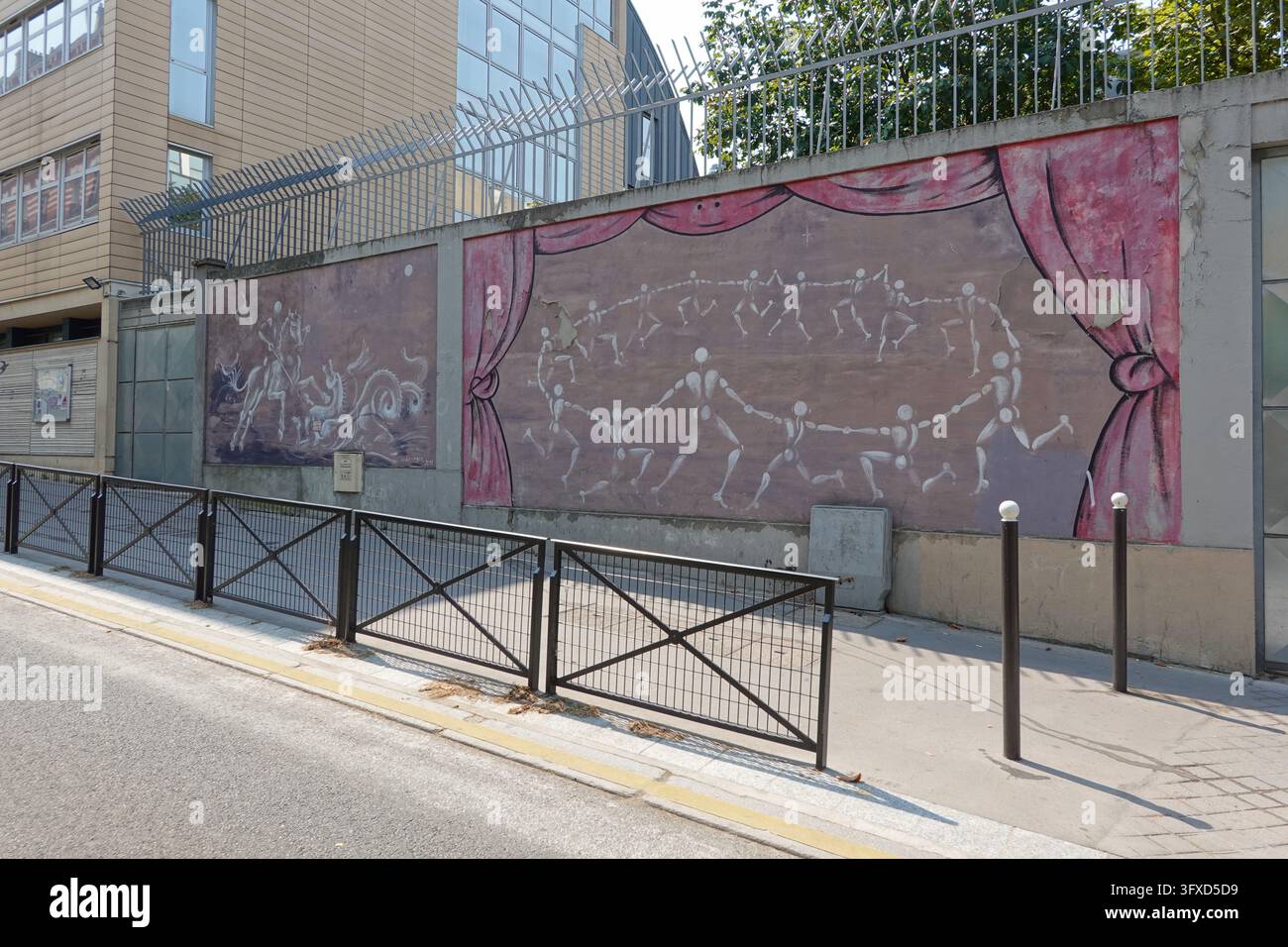 Paris, Peinture murale de Jerome Mesnager, 19 Rue Bouret // Paris, Fresque de Jerome Mesnager, 19 Rue Bouret Banque D'Images